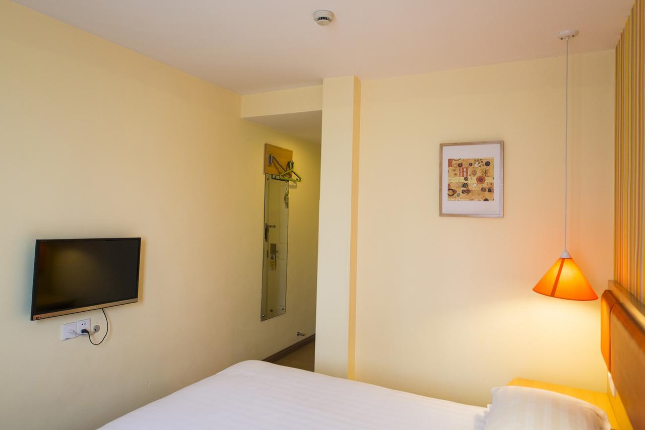 Home Inn Tianjin Weijin Road Tianjin University Εξωτερικό φωτογραφία